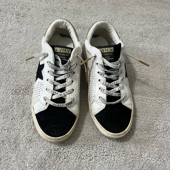 Vintage Havana’s - size 6.5 - black and white low tops - Picture 2 of 3